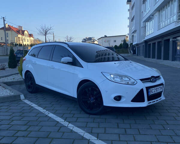 Белый Форд Фокус, объемом двигателя 1.6 л и пробегом 260 тыс. км за 7000 $, фото 1 на Automoto.ua