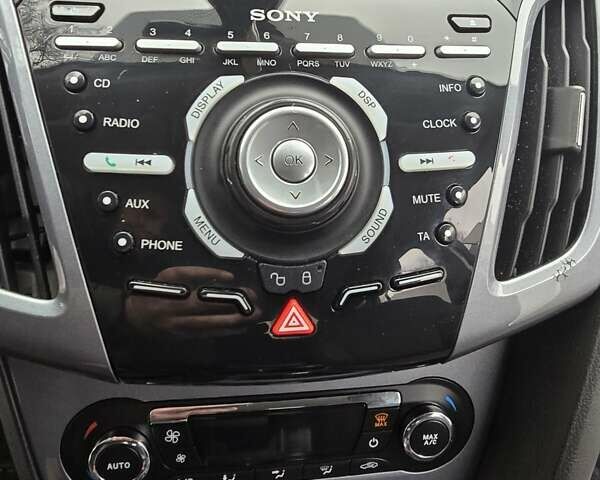 Белый Форд Фокус, объемом двигателя 1.6 л и пробегом 228 тыс. км за 8000 $, фото 19 на Automoto.ua