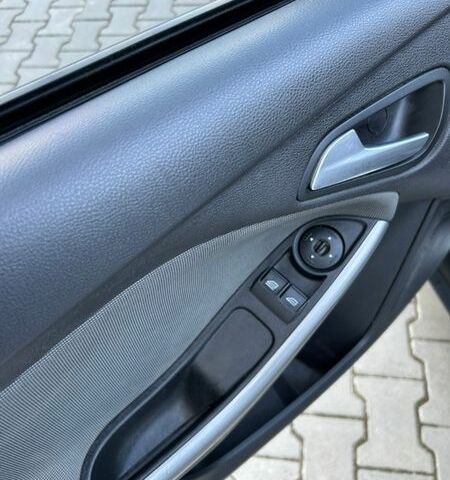 Белый Форд Фокус, объемом двигателя 1.6 л и пробегом 282 тыс. км за 7200 $, фото 5 на Automoto.ua