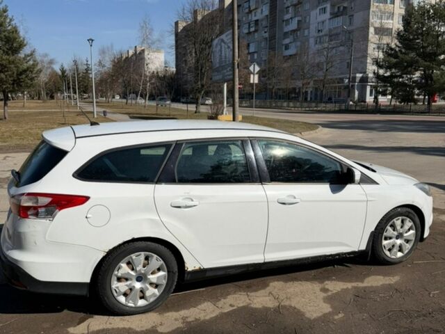 Белый Форд Фокус, объемом двигателя 1.6 л и пробегом 276 тыс. км за 6000 $, фото 3 на Automoto.ua