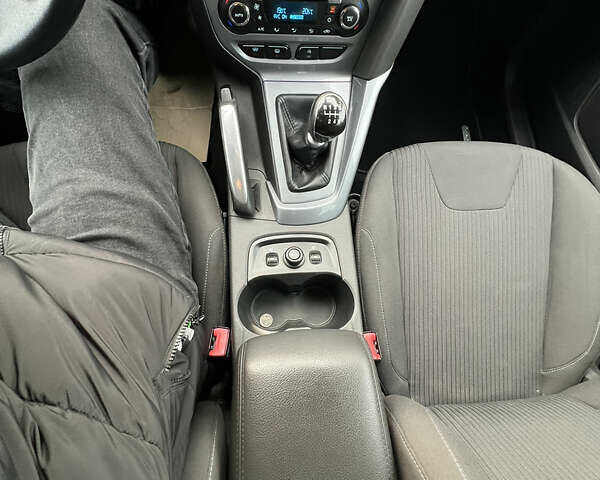 Білий Форд Фокус, об'ємом двигуна 1.6 л та пробігом 220 тис. км за 7950 $, фото 22 на Automoto.ua