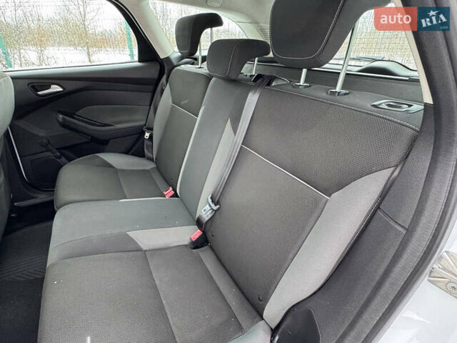 Білий Форд Фокус, об'ємом двигуна 1.6 л та пробігом 245 тис. км за 6390 $, фото 48 на Automoto.ua