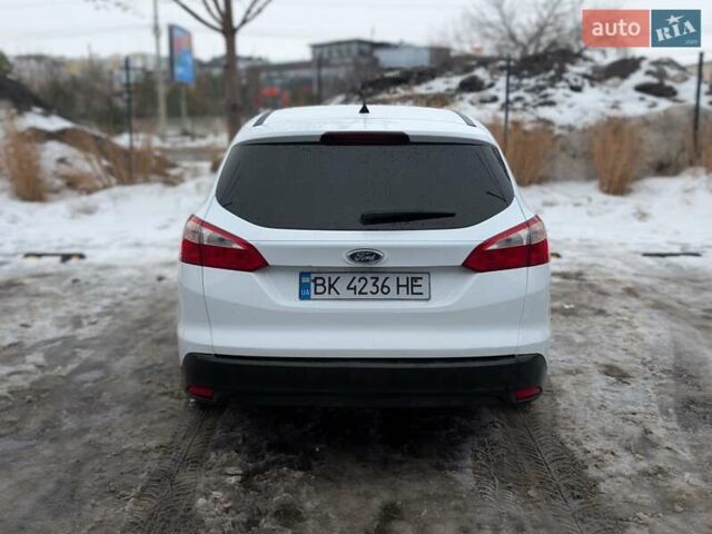 Белый Форд Фокус, объемом двигателя 1.6 л и пробегом 215 тыс. км за 5450 $, фото 4 на Automoto.ua