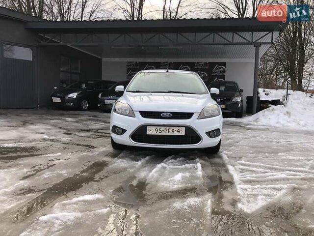 Белый Форд Фокус, объемом двигателя 1.6 л и пробегом 197 тыс. км за 6400 $, фото 1 на Automoto.ua