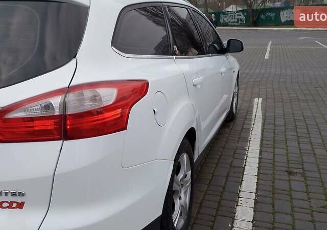 Белый Форд Фокус, объемом двигателя 2 л и пробегом 325 тыс. км за 6999 $, фото 15 на Automoto.ua