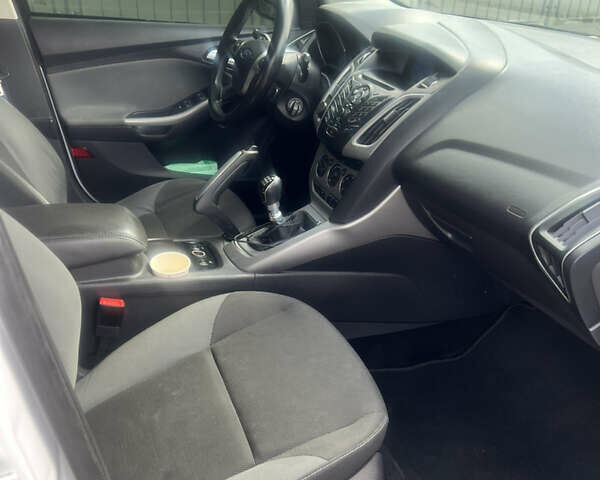 Белый Форд Фокус, объемом двигателя 1.6 л и пробегом 271 тыс. км за 7100 $, фото 13 на Automoto.ua