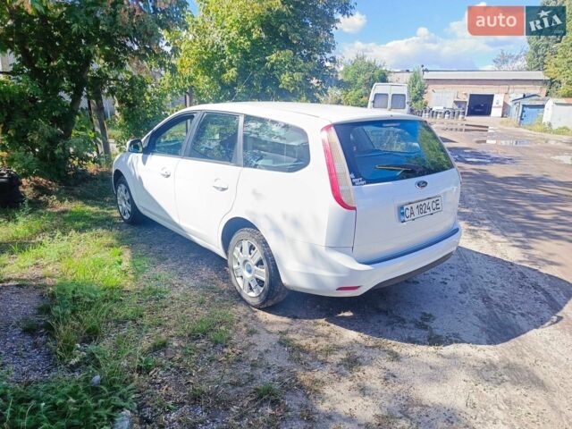 Белый Форд Фокус, объемом двигателя 1.6 л и пробегом 240 тыс. км за 5700 $, фото 13 на Automoto.ua