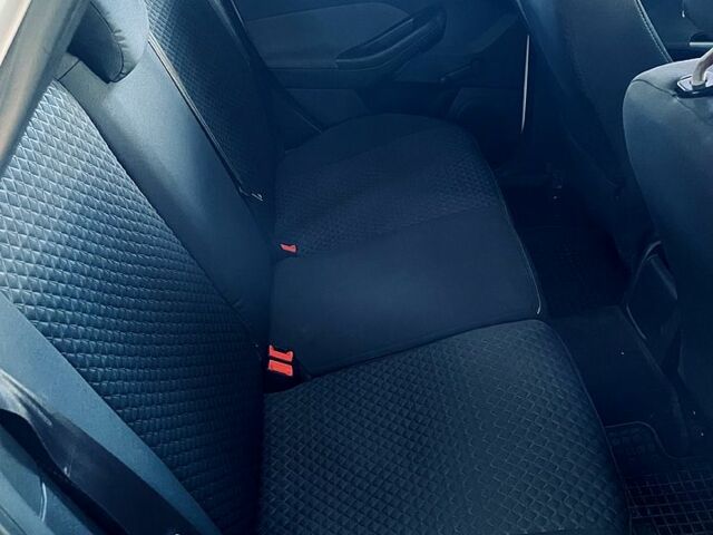 Білий Форд Фокус, об'ємом двигуна 1.6 л та пробігом 288 тис. км за 6800 $, фото 12 на Automoto.ua