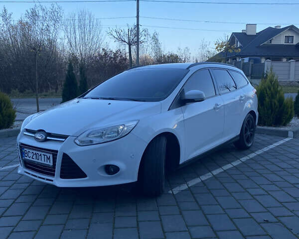 Белый Форд Фокус, объемом двигателя 1.6 л и пробегом 260 тыс. км за 7000 $, фото 3 на Automoto.ua