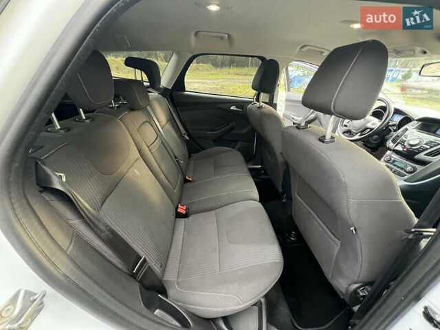 Білий Форд Фокус, об'ємом двигуна 1.6 л та пробігом 220 тис. км за 7950 $, фото 30 на Automoto.ua