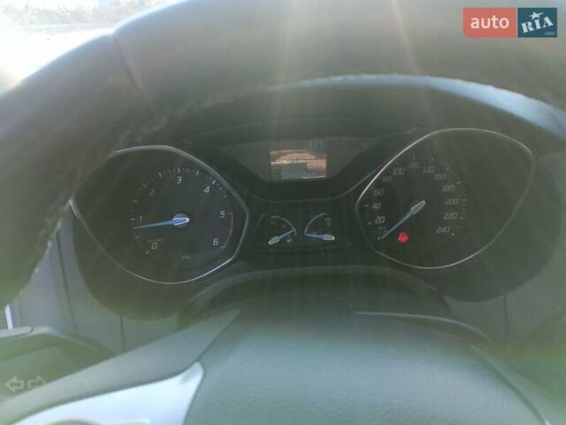 Белый Форд Фокус, объемом двигателя 1.56 л и пробегом 325 тыс. км за 5950 $, фото 12 на Automoto.ua