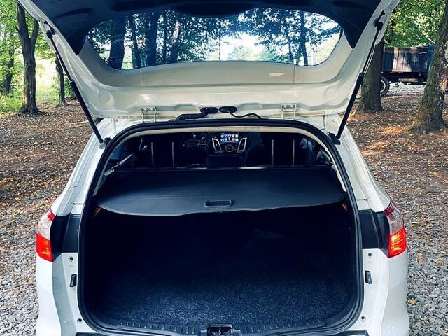 Білий Форд Фокус, об'ємом двигуна 1.6 л та пробігом 288 тис. км за 6800 $, фото 1 на Automoto.ua