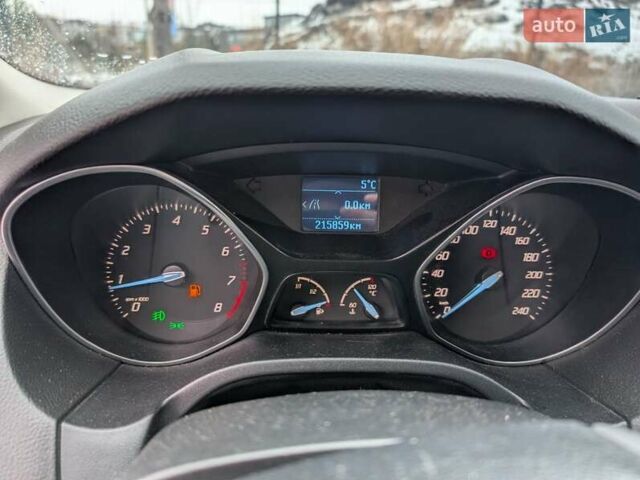 Белый Форд Фокус, объемом двигателя 1.6 л и пробегом 215 тыс. км за 5450 $, фото 7 на Automoto.ua
