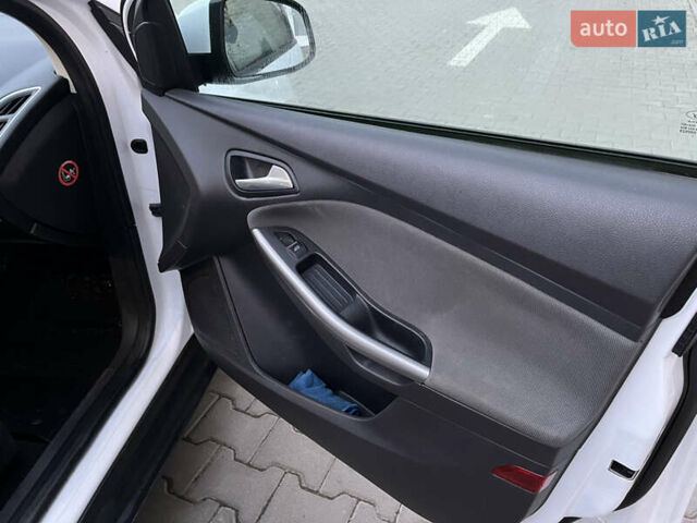 Белый Форд Фокус, объемом двигателя 1.56 л и пробегом 257 тыс. км за 5100 $, фото 51 на Automoto.ua