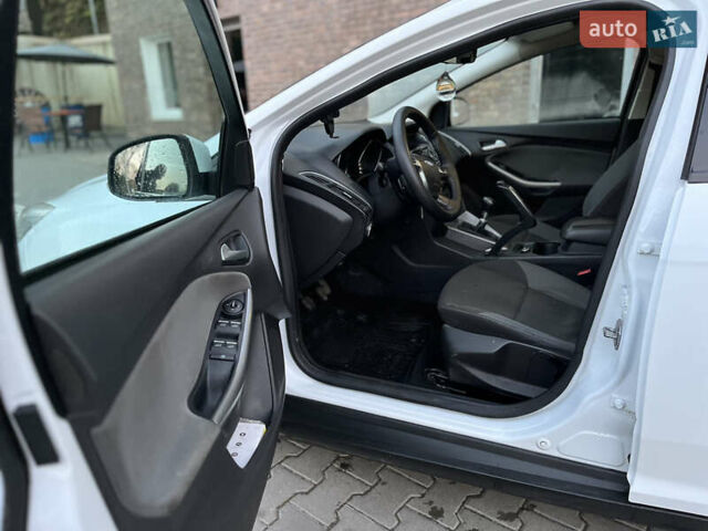 Белый Форд Фокус, объемом двигателя 1.56 л и пробегом 257 тыс. км за 5100 $, фото 34 на Automoto.ua