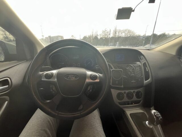 Белый Форд Фокус, объемом двигателя 1.6 л и пробегом 270 тыс. км за 7222 $, фото 9 на Automoto.ua