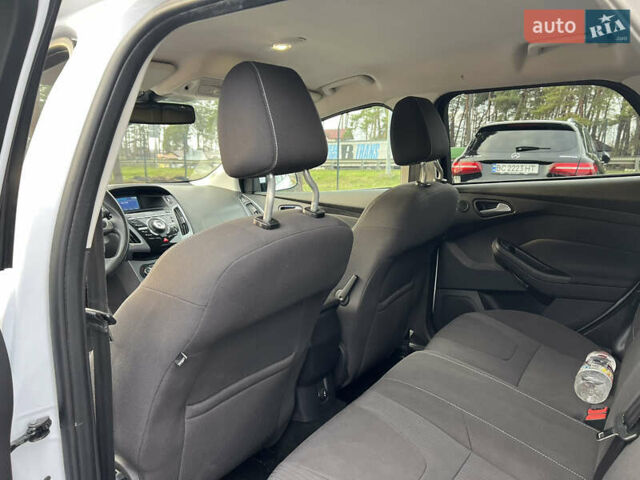 Білий Форд Фокус, об'ємом двигуна 1.6 л та пробігом 220 тис. км за 7950 $, фото 23 на Automoto.ua