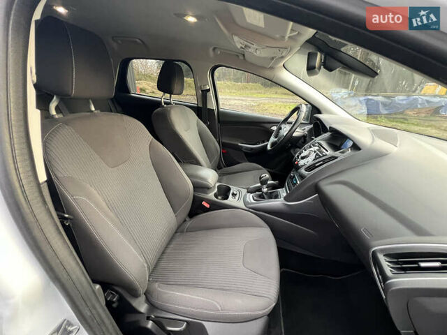 Білий Форд Фокус, об'ємом двигуна 1.6 л та пробігом 220 тис. км за 7950 $, фото 36 на Automoto.ua