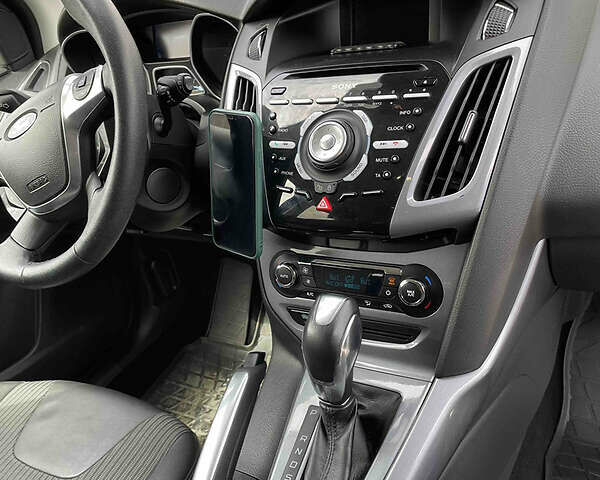 Белый Форд Фокус, объемом двигателя 2 л и пробегом 250 тыс. км за 9800 $, фото 41 на Automoto.ua