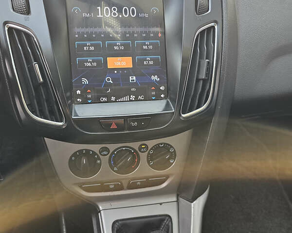 Белый Форд Фокус, объемом двигателя 1.56 л и пробегом 300 тыс. км за 5100 $, фото 6 на Automoto.ua