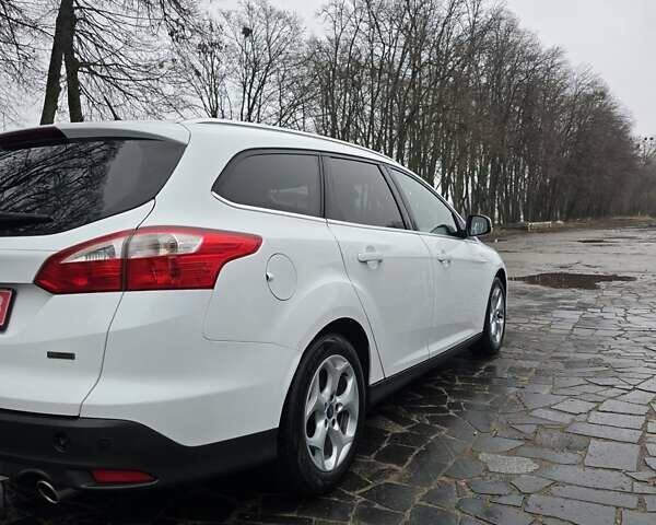 Белый Форд Фокус, объемом двигателя 1.6 л и пробегом 228 тыс. км за 8000 $, фото 5 на Automoto.ua
