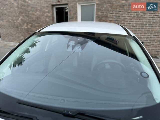 Белый Форд Фокус, объемом двигателя 1.56 л и пробегом 257 тыс. км за 5100 $, фото 16 на Automoto.ua