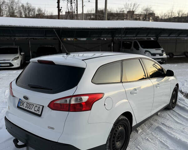 Білий Форд Фокус, об'ємом двигуна 1.56 л та пробігом 223 тис. км за 7200 $, фото 4 на Automoto.ua