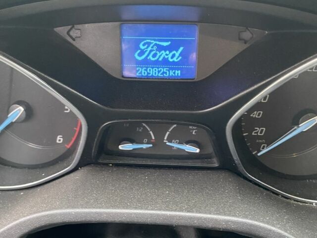 Білий Форд Фокус, об'ємом двигуна 1.6 л та пробігом 270 тис. км за 5500 $, фото 5 на Automoto.ua