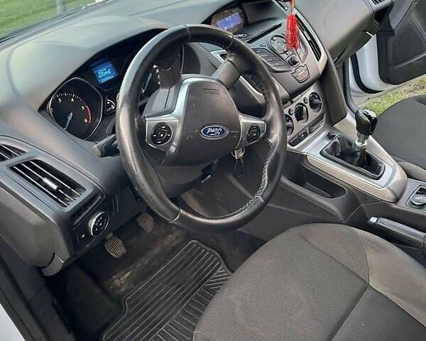 Білий Форд Фокус, об'ємом двигуна 1.56 л та пробігом 244 тис. км за 6300 $, фото 2 на Automoto.ua