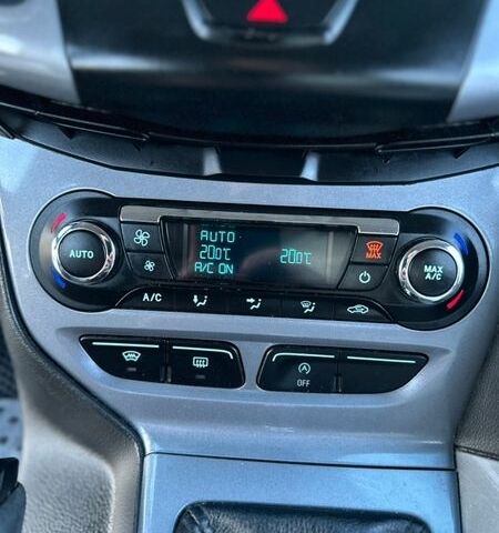 Белый Форд Фокус, объемом двигателя 1.56 л и пробегом 240 тыс. км за 7200 $, фото 26 на Automoto.ua