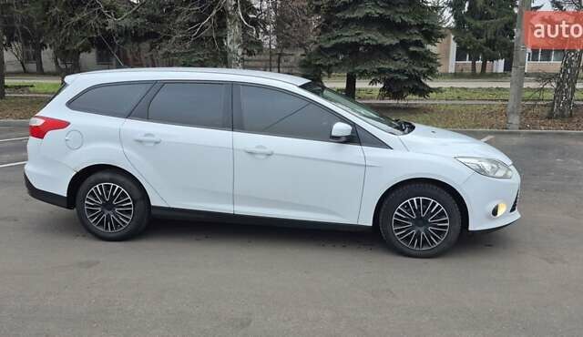 Білий Форд Фокус, об'ємом двигуна 1.6 л та пробігом 310 тис. км за 6500 $, фото 1 на Automoto.ua