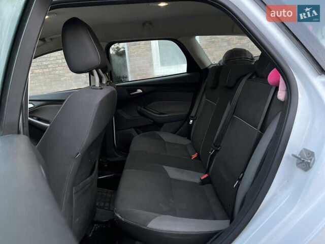 Белый Форд Фокус, объемом двигателя 1.56 л и пробегом 257 тыс. км за 5100 $, фото 54 на Automoto.ua