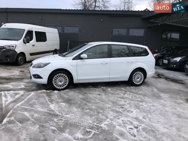 Белый Форд Фокус, объемом двигателя 1.6 л и пробегом 197 тыс. км за 6400 $, фото 9 на Automoto.ua
