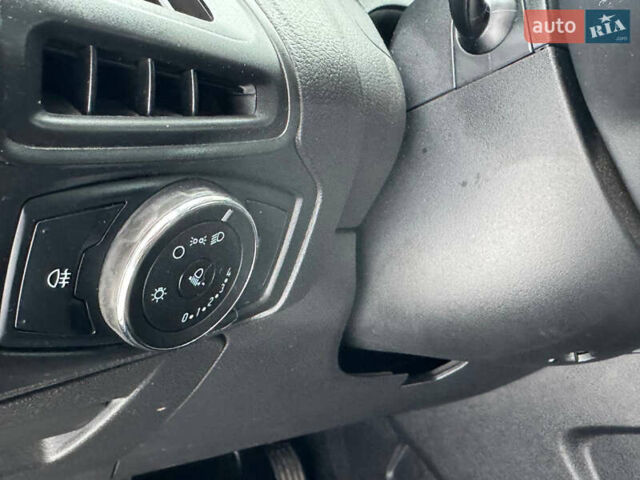 Белый Форд Фокус, объемом двигателя 1.6 л и пробегом 240 тыс. км за 6490 $, фото 44 на Automoto.ua