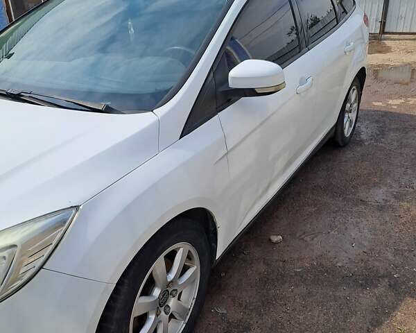 Белый Форд Фокус, объемом двигателя 1.6 л и пробегом 278 тыс. км за 7300 $, фото 1 на Automoto.ua