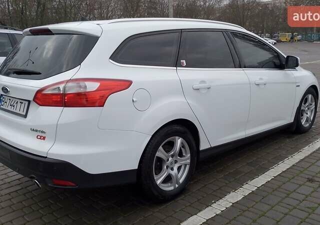 Белый Форд Фокус, объемом двигателя 2 л и пробегом 325 тыс. км за 6999 $, фото 1 на Automoto.ua