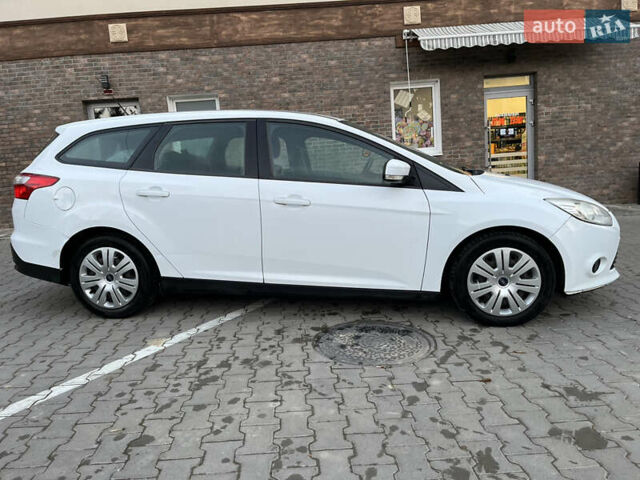 Белый Форд Фокус, объемом двигателя 1.56 л и пробегом 257 тыс. км за 5100 $, фото 13 на Automoto.ua