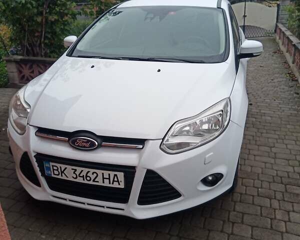Белый Форд Фокус, объемом двигателя 1.6 л и пробегом 275 тыс. км за 7300 $, фото 1 на Automoto.ua