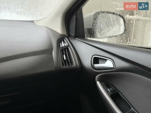 Білий Форд Фокус, об'ємом двигуна 1.56 л та пробігом 220 тис. км за 6350 $, фото 35 на Automoto.ua