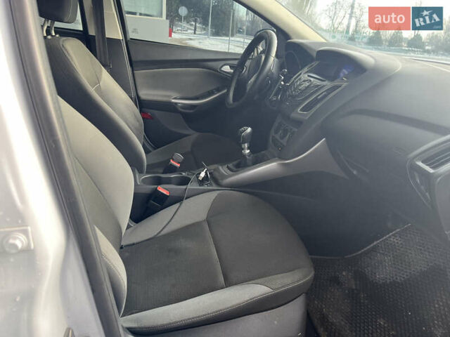 Білий Форд Фокус, об'ємом двигуна 1.6 л та пробігом 270 тис. км за 6200 $, фото 6 на Automoto.ua