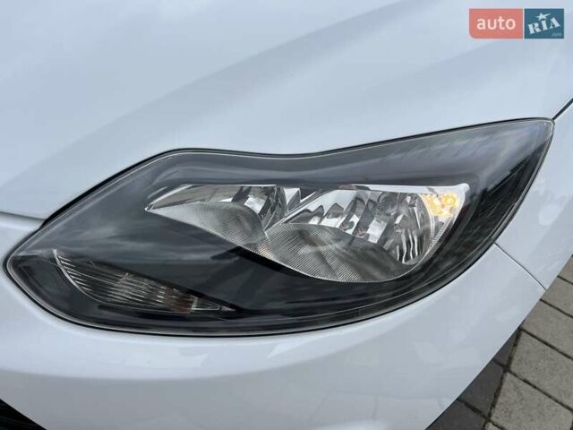 Білий Форд Фокус, об'ємом двигуна 1.6 л та пробігом 211 тис. км за 8750 $, фото 48 на Automoto.ua