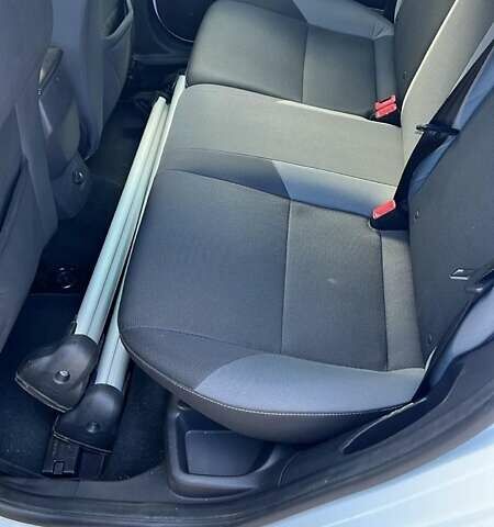 Білий Форд Фокус, об'ємом двигуна 1.56 л та пробігом 210 тис. км за 7900 $, фото 21 на Automoto.ua