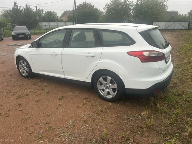 Белый Форд Фокус, объемом двигателя 1.6 л и пробегом 250 тыс. км за 6200 $, фото 2 на Automoto.ua