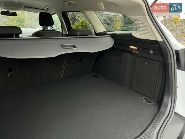 Білий Форд Фокус, об'ємом двигуна 1.6 л та пробігом 211 тис. км за 8750 $, фото 136 на Automoto.ua