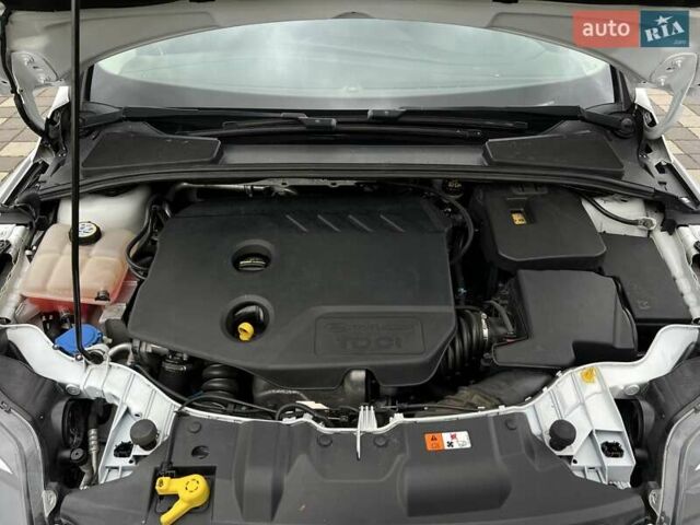 Білий Форд Фокус, об'ємом двигуна 1.6 л та пробігом 211 тис. км за 8750 $, фото 144 на Automoto.ua