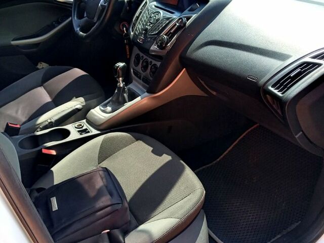 Белый Форд Фокус, объемом двигателя 1.6 л и пробегом 233 тыс. км за 7667 $, фото 10 на Automoto.ua