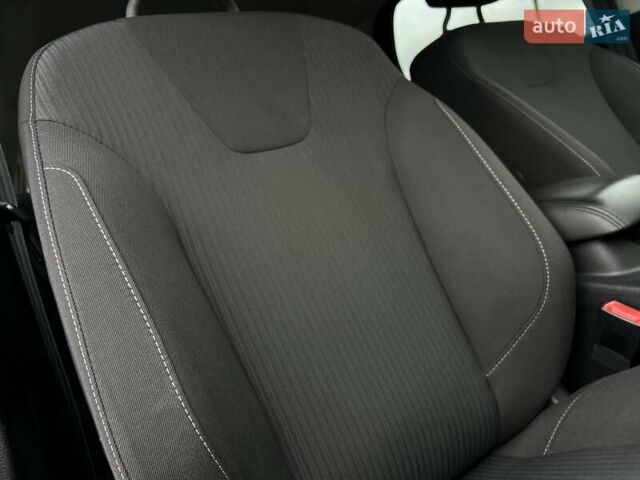 Білий Форд Фокус, об'ємом двигуна 1.6 л та пробігом 211 тис. км за 8750 $, фото 94 на Automoto.ua