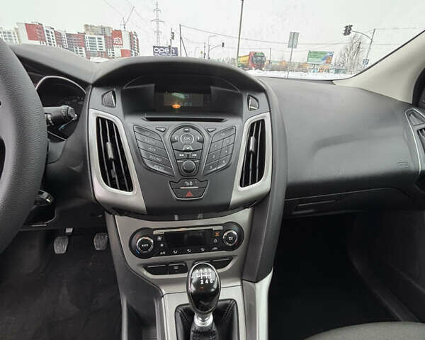 Білий Форд Фокус, об'ємом двигуна 1.6 л та пробігом 223 тис. км за 7700 $, фото 7 на Automoto.ua