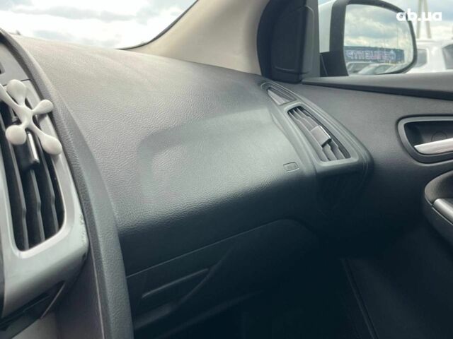 Білий Форд Фокус, об'ємом двигуна 1.6 л та пробігом 263 тис. км за 6790 $, фото 19 на Automoto.ua