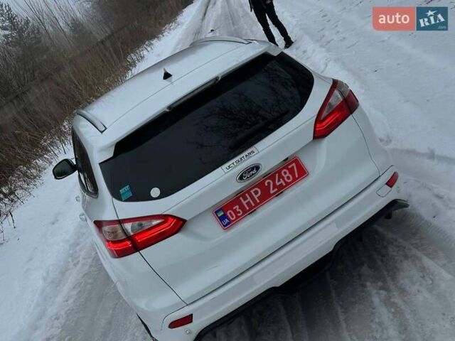 Белый Форд Фокус, объемом двигателя 1 л и пробегом 113 тыс. км за 7600 $, фото 19 на Automoto.ua